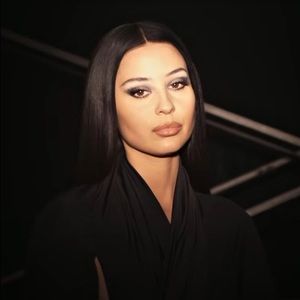 Meet your Posher, Alondra